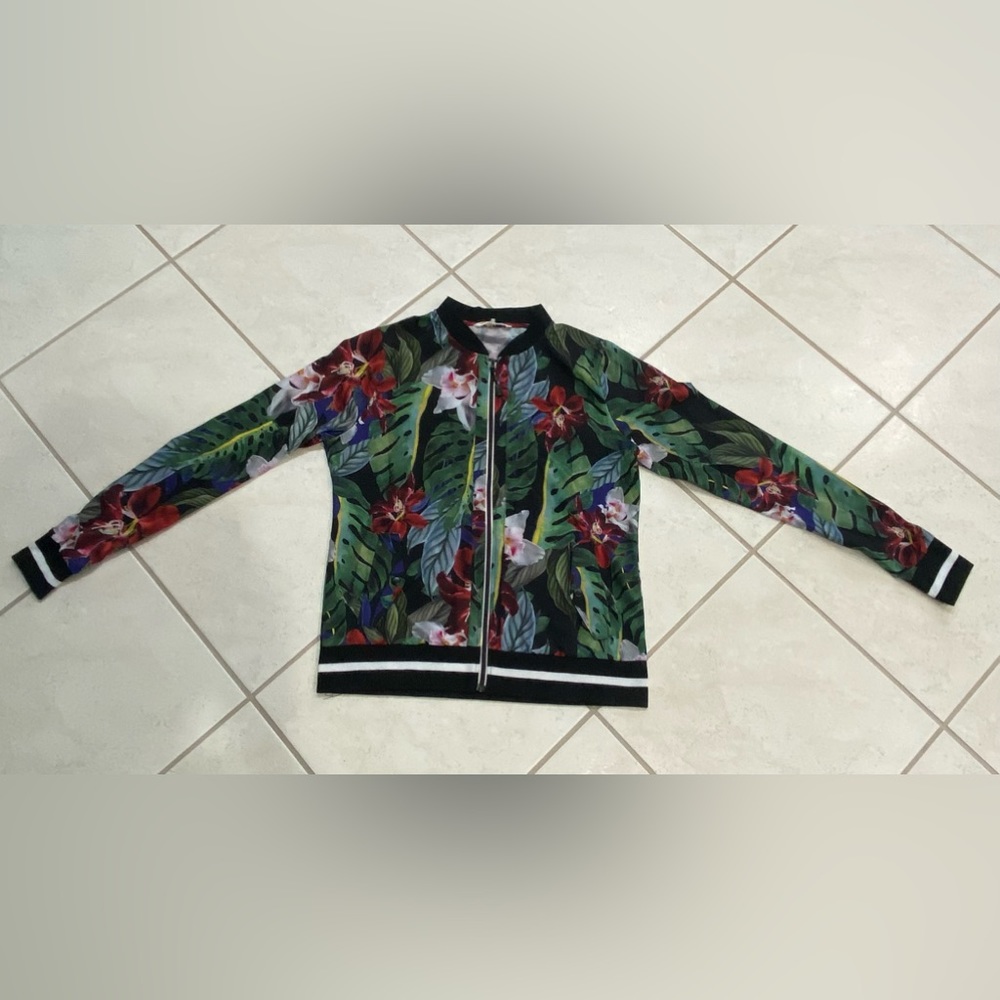 Lightweight Women’s Jacket - Picture 2 of 5